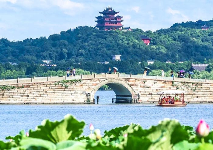 5 Days Shanghai Suzhou Hangzhou Tour: Experience Heavenly Charm by Bullet Train