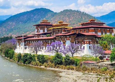 9 Days Bhutan Group Tour with Phobjikha & Haa Valley (Western Panorama)